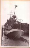 Captured G-5 boat in front of Tender (Tsingtau/Lüderitz/Peters?). Source and more pics see <a href="http://forum-marinearchiv.de/smf/index.php/topic,12293.0.html" target="_blank">http://forum-marinearchiv.de/smf/index.php/topic,12293.0.html</a>